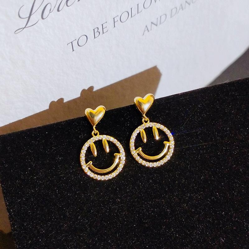 Серьги  Улыбающееся лицо  Серьги  Новый стиль  Любовь  Серьги  Серьги  Женский темперамент  Безболезненные клипсы для ушей в виде спирали от комаров