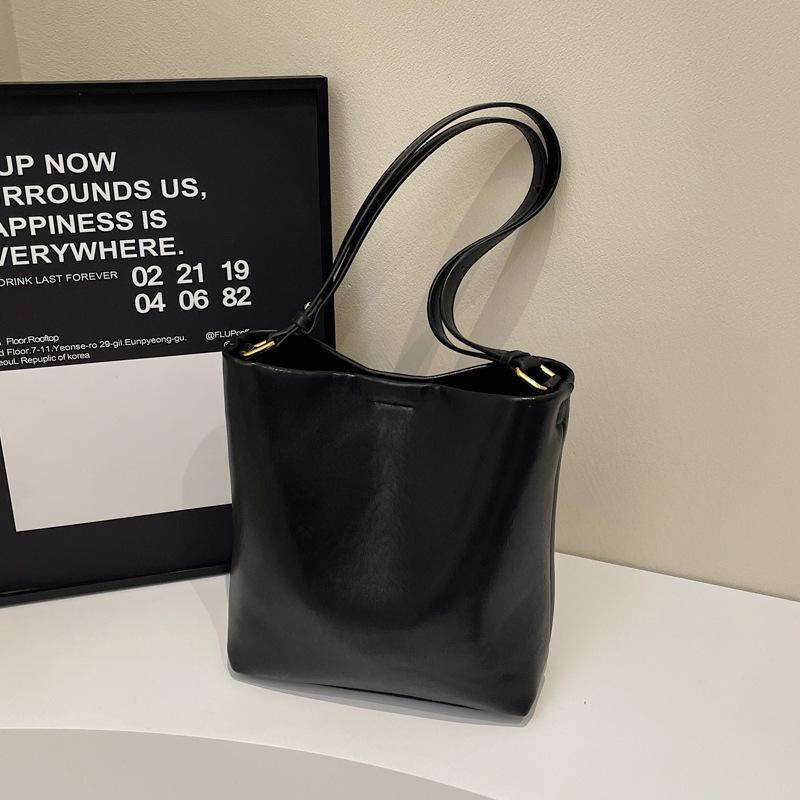 Популярная в этом году маленькая женская сумка в стиле ретро осень-зима 2025 новая универсальная на плечо, кроссбоди, корейская версия, сумка-ведро