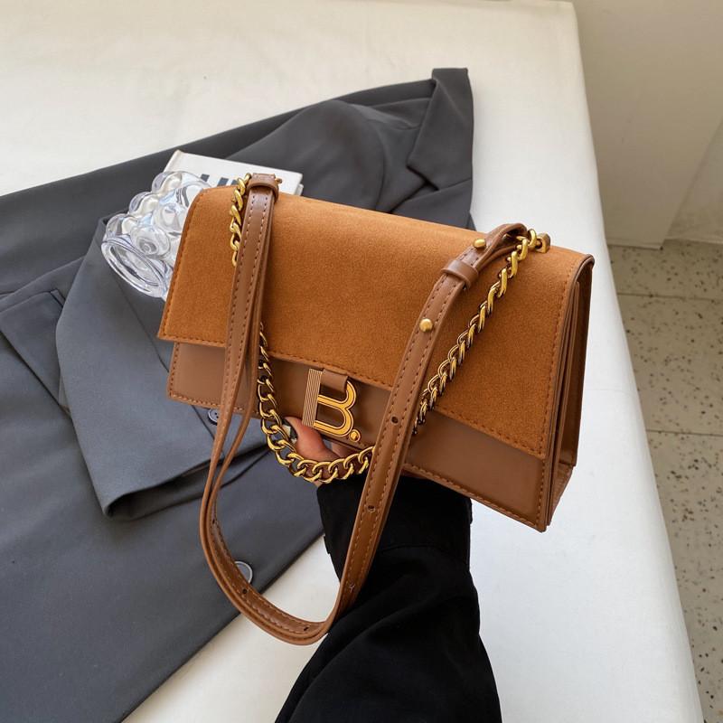 IELGY Fashionable Shoulder Hourglass Bag, Trendy Chain Underarm Bag, Retro Versatile Messenger Bag