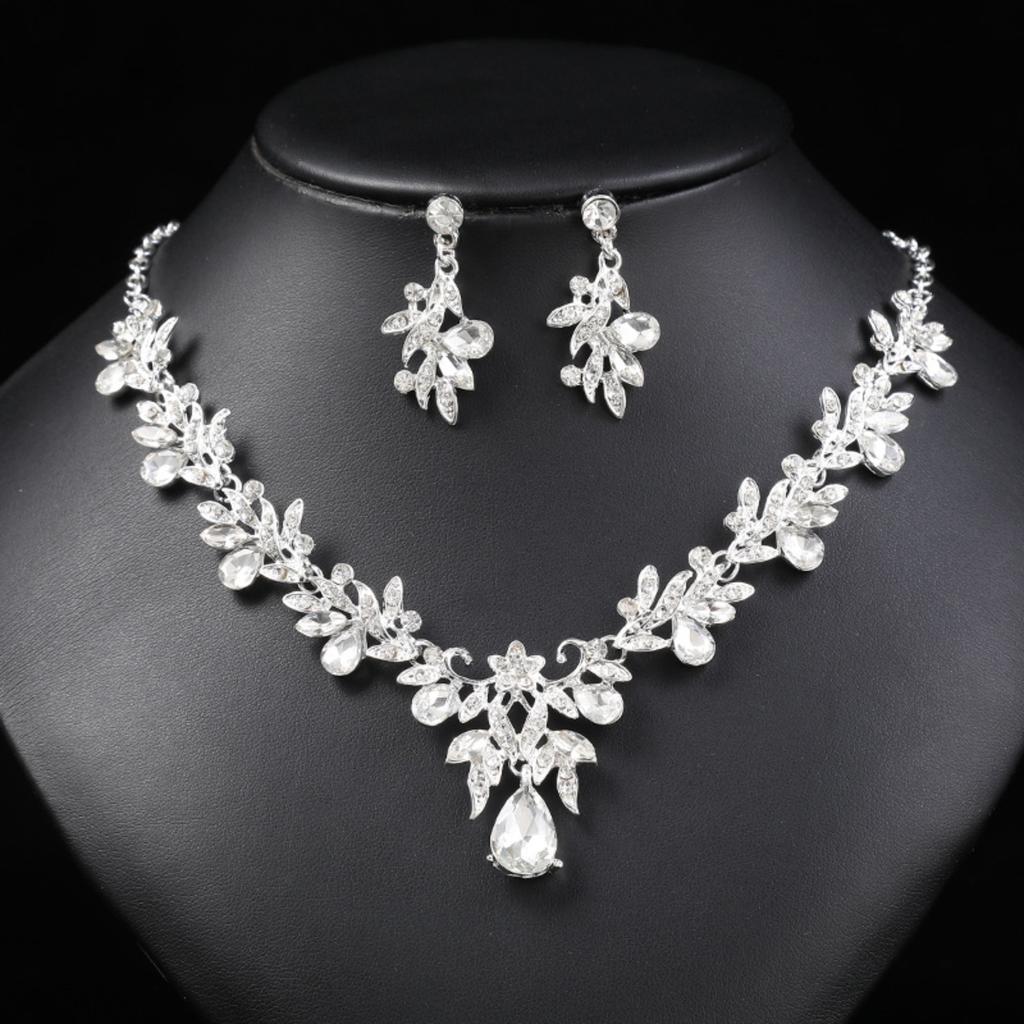 Cross border fashion high-end accessories, European and American popular luxury necklaces, earrings, banquet necklaces set