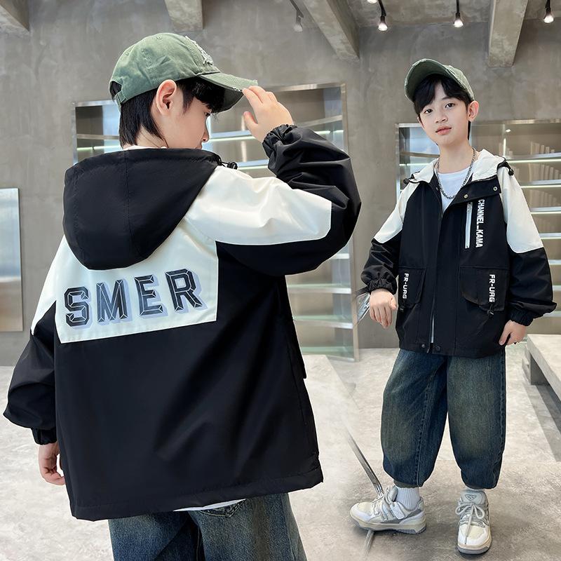 Модное пальто с капюшоном для мальчиков 2025 года, весна и осень, детская красивая парка, тренчкот