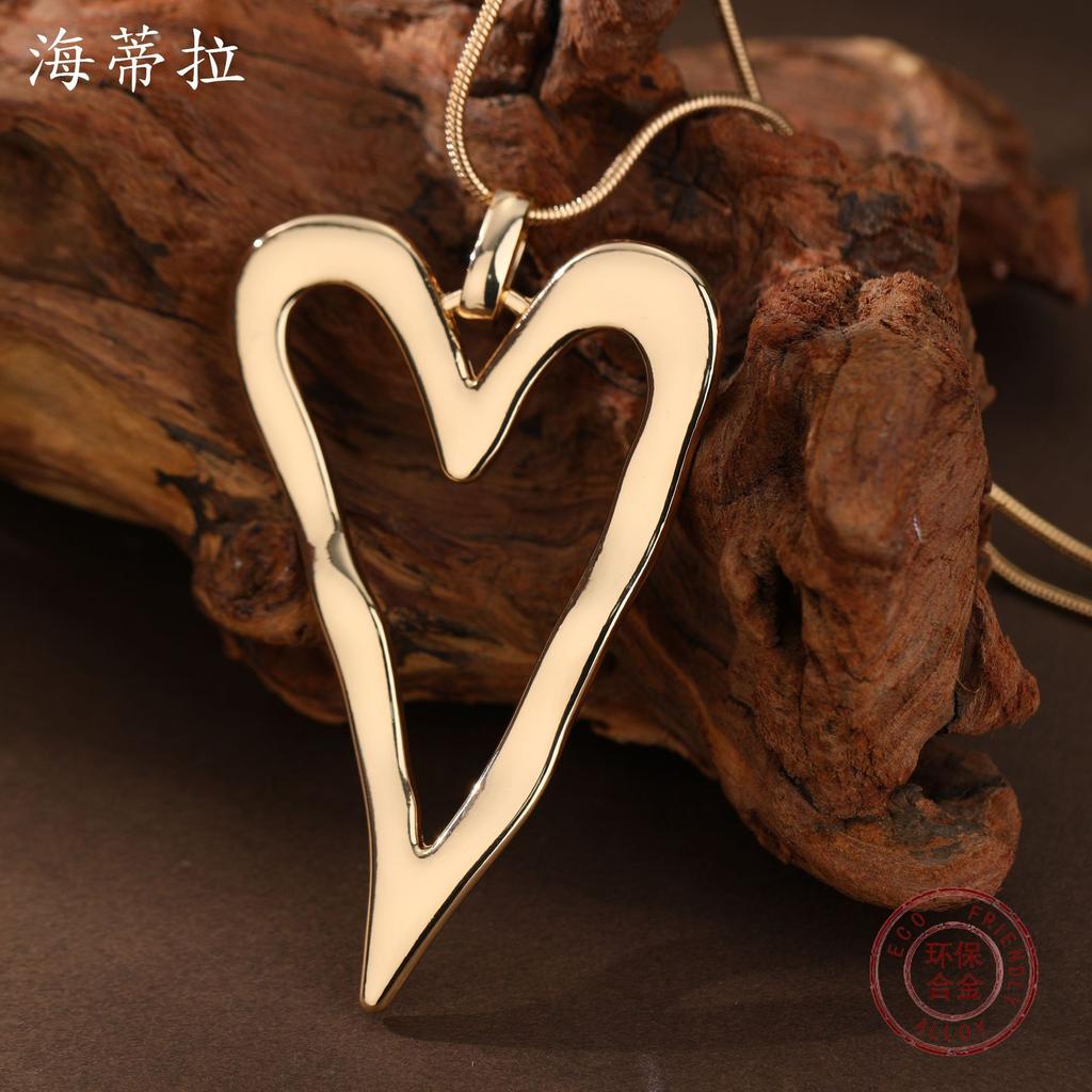 Новая глянцевая полая любовь длинная подвеска, женское преувеличенное универсальное нерегулярное ожерелье из сплава в форме сердца