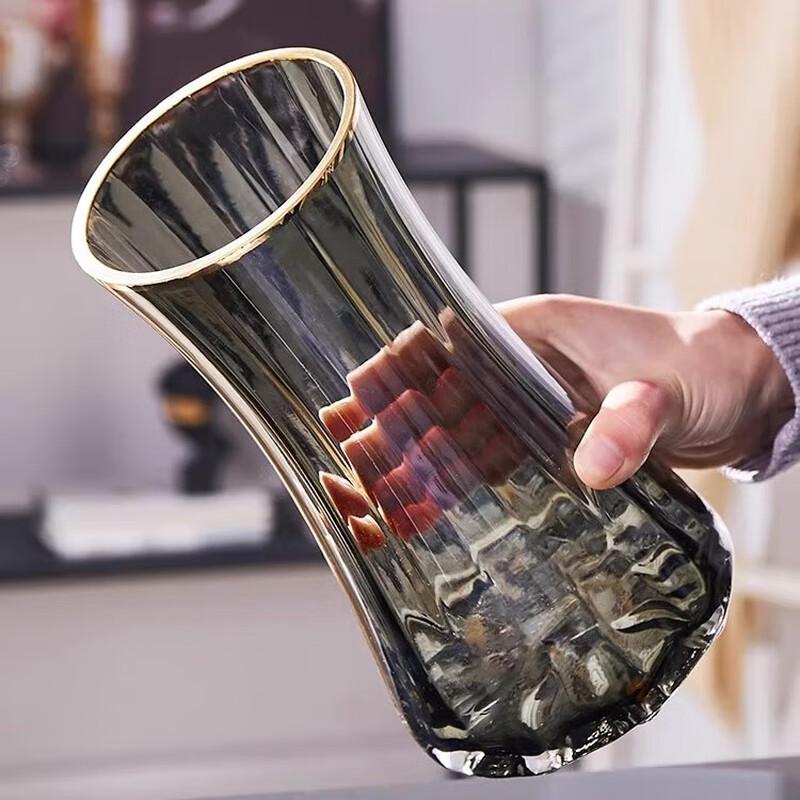 Elegant Transparent Cylindrical Glass Vase