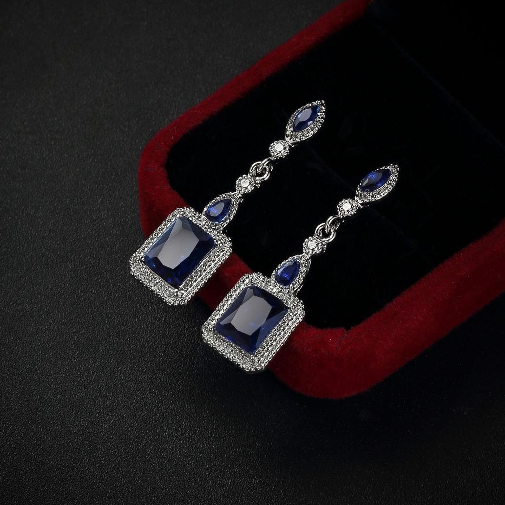 Длинные серьги SODROV с винтажными кристаллами и цирконием