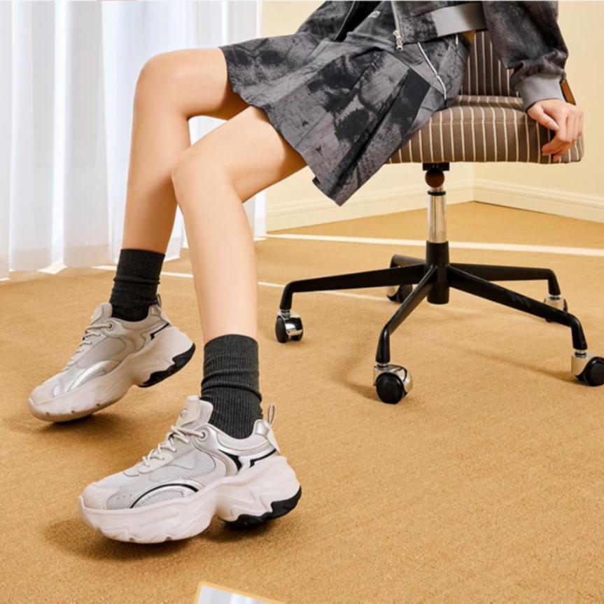 Anta Белый Вэй Удобный Универсальный Износостойкий Поддерживающий Увеличивающий Рост Низкий Верх Папины Кроссовки Женские кроссовки Серебристо-Серый 922518814-1