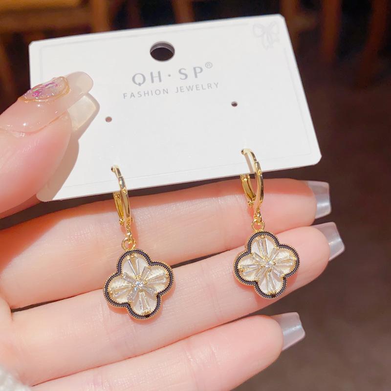 Temperamental Fashion Exquisite Micro-inlaid Four-leaf Flower Earrings for Women Personality Niche Design Earrings for Women