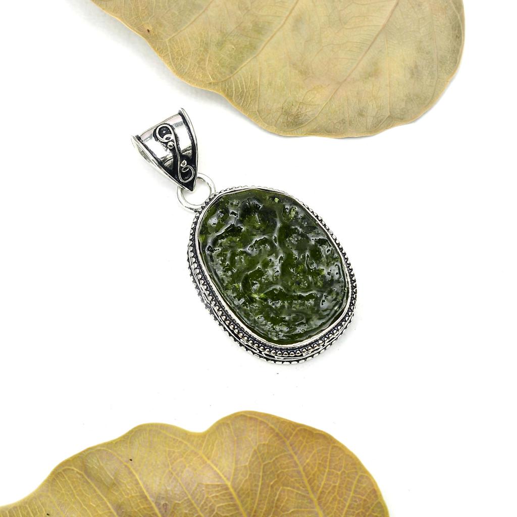 Moldavite Gemstone Pendant Gemstone : 925 Sterling Silver Handmade Jewelry Pendant