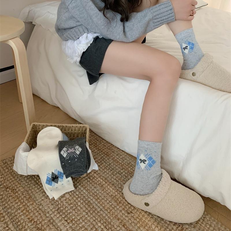 Женские осенне-зимние утолщенные теплые винтажные носки с ромбовидным узором и бантом из шерстяного ворса