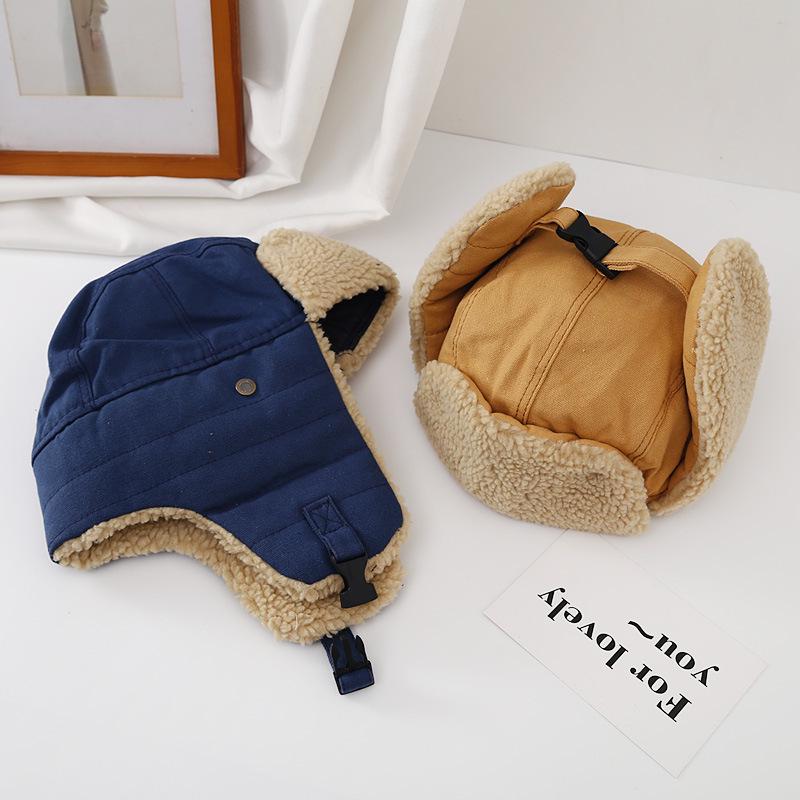 Lei Feng Winter Retro Aviator Hat - Unisex Ear Protection for Riding and Warmth