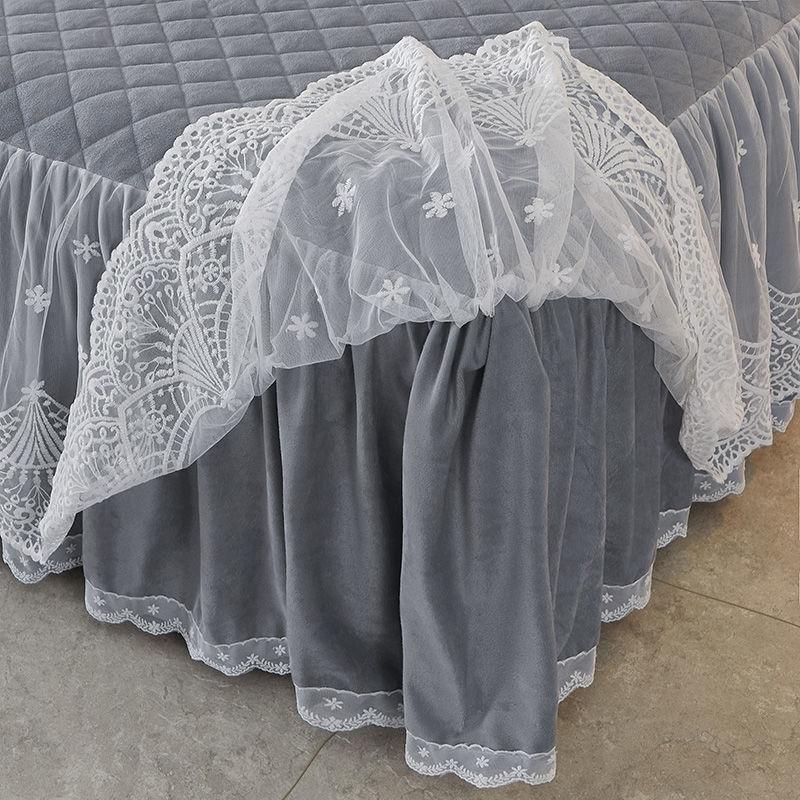 3pcs of Thickened Autumn and Winter Lace Bed Skirt, Crystal Velvet Bed Skirt Lace Bed Cover, Soft and Comfortable, Bedroom and Guest Room Bedding