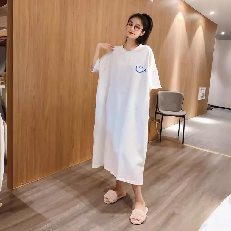 Женская летняя ночная сорочка со смайликом - Свободный крой, Большой размер, Короткий рукав, Длина до колена, Идеально подходит для беременных женщин