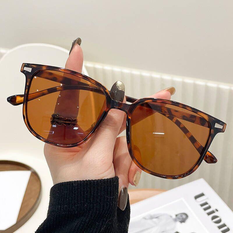 Trendy Women's Oversized Sunglasses New Retro Outdoor UV400 Sun Glasses for Female Unisex Fashion Eye Protection Shades