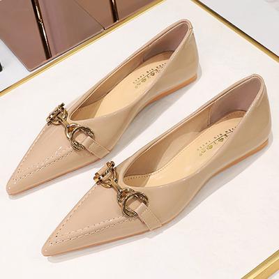 Мода Роскошная металлическая пряжка Женские балетки Женские сексуальные туфли для вечеринки Лакированная кожа Балетки Женские туфли на плоском каблуке с острым носком 2025