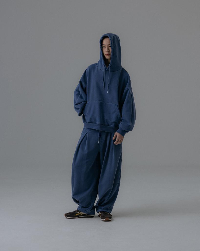 ANGLAN Брюки-джоггеры с защипами Valley Tuck Sweat - Выстиранный синий