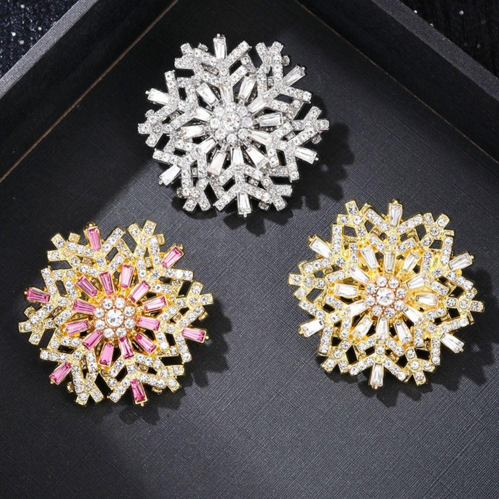 Sparkling Creative Snowflake Pin Rhinestone Zinc Zinc Alloy Zircon Badge Valentine's Day