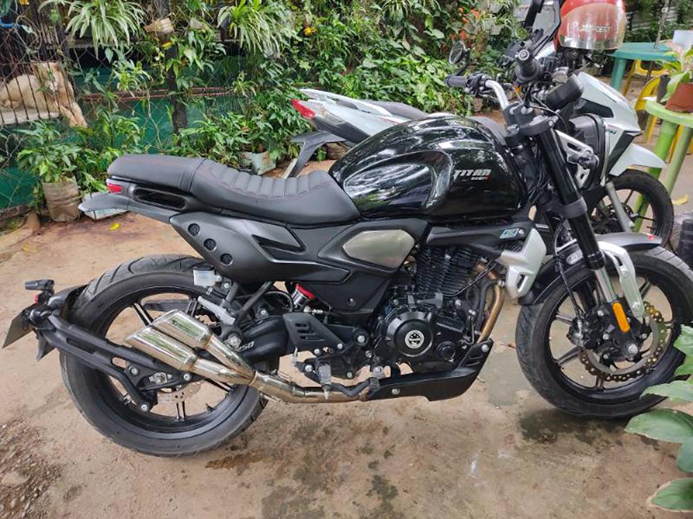 Universal Dual Exhaust Pipe for Vespa, Kawasaki, Yamaha GSXS150 Motorcycles