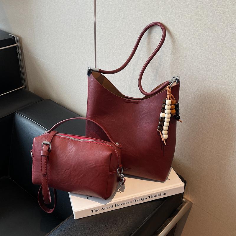 Underarm bag women's 2025 new trendy fashion high sense retro versatile shoulder bag commuter messenger bucket bag