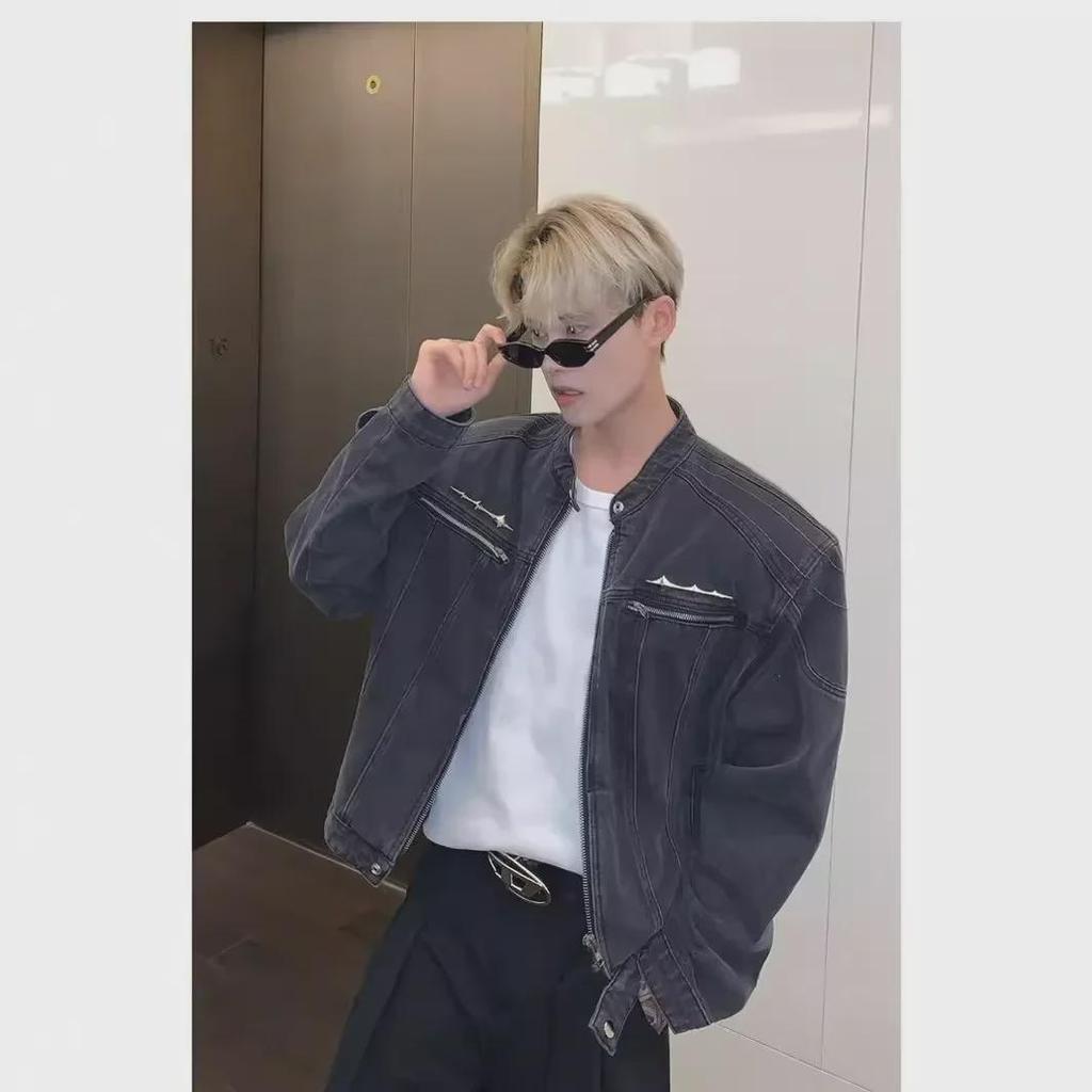 Мужская модная винтажная джинсовая куртка 2023: Дизайн «улица», короткий, воротник-стойка, молния и подплечники для осени
