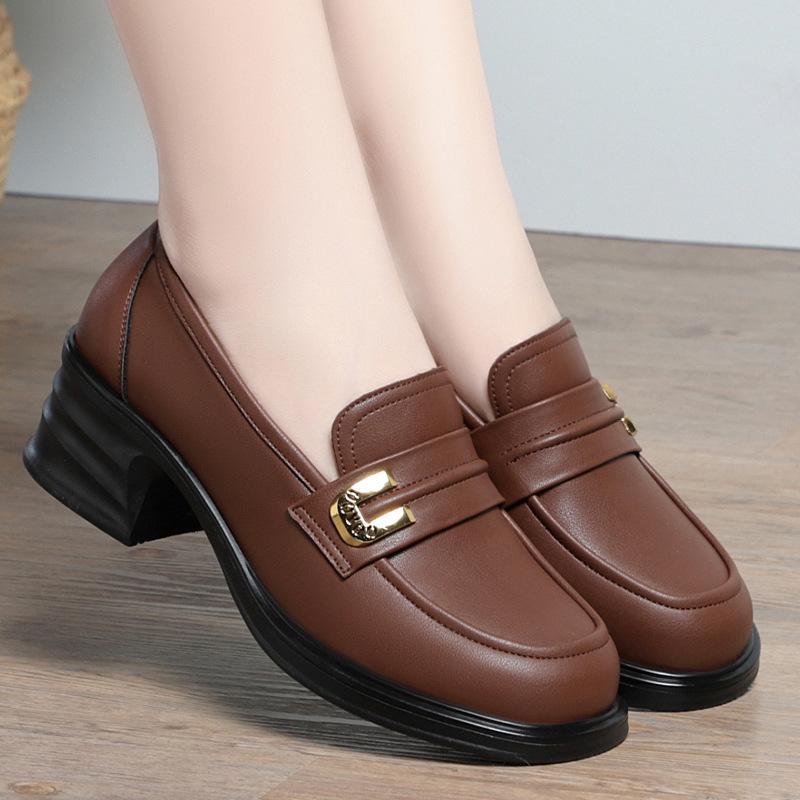 Мода 2024 года. Мокасины. Туфли. Оксфорды с коротким носком. Повседневные женские кроссовки. Британский стиль. Осенние туфли на плоской подошве. Кожаные туфли на каблуках.