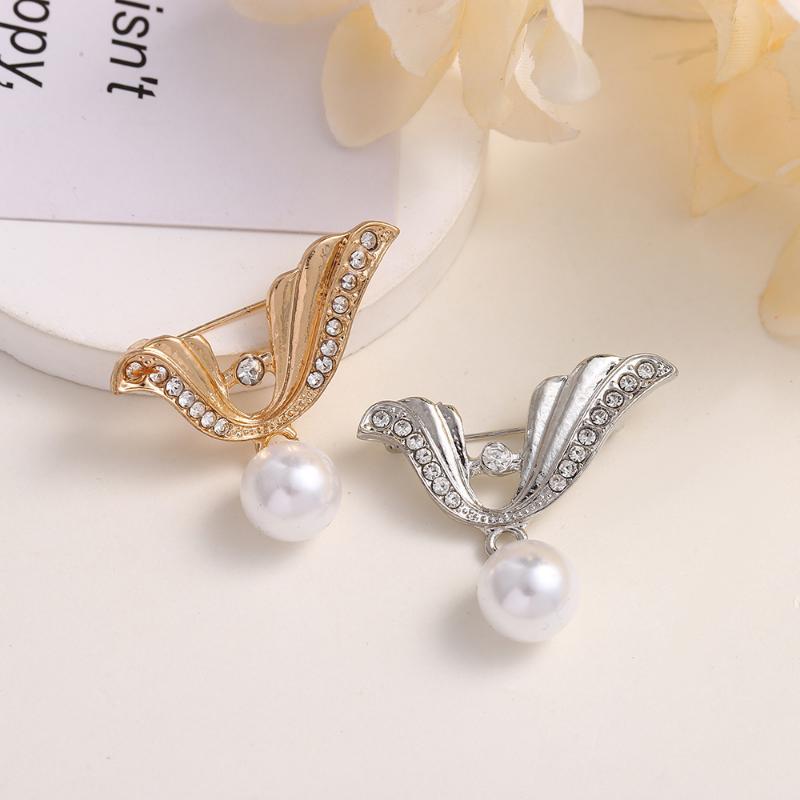 Anti-exposure Jewelry Fashion Brooch Temperament Korean Style Corsage High-end Alloy Pin Rhinestone Pearl Fixed Accessories