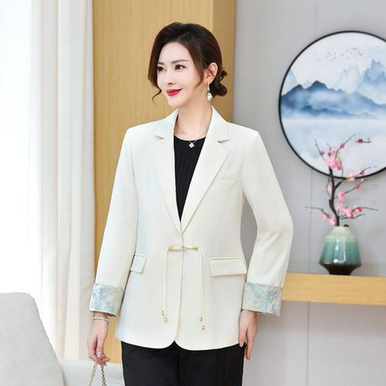 Mom's Autumn Wear: Women's Short Solid Color Suit Jacket for Middle-aged and Elderly - Lightweight Spring/Fall Style