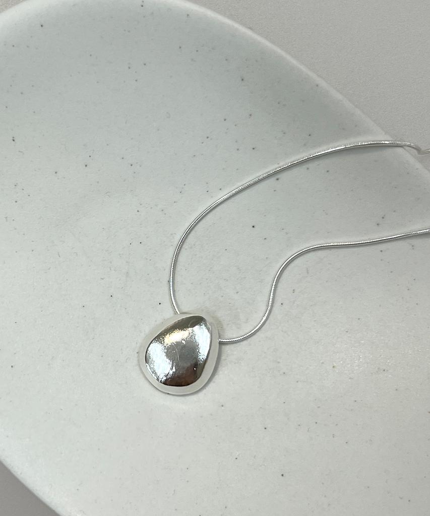Reindeer Mute Necklace 01