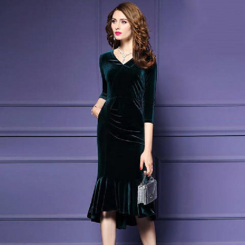 2022 Autumn/Winter Women's Gold Velvet V-Neck Slim Fishtail Dress