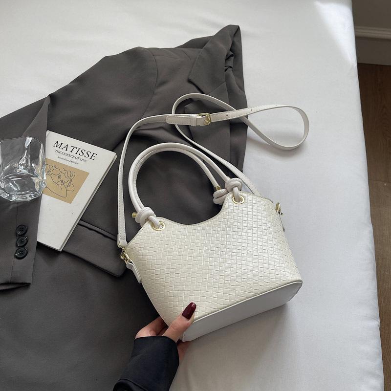 Популярная в этом году маленькая сумка женская лето 2025 новая модная сумка-мессенджер нишевый дизайн корейская версия сумка-ведро