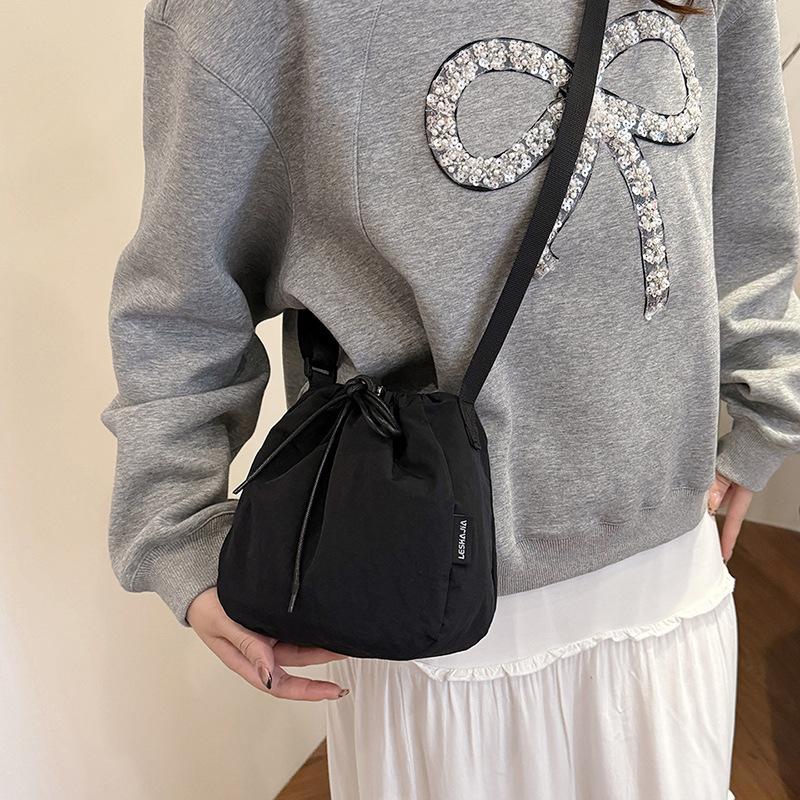 Сумки женские студенческие сумки-ведра легкие спортивные и для отдыха сумки через плечо большой емкости