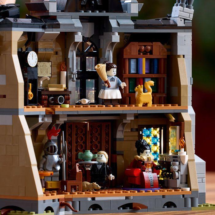 LEGO Icons 11383 Le Manoir du Maire - Maquette 3D pour Adulte - Set Décoration avec Intérieur Gothique & 3 Minifigurines