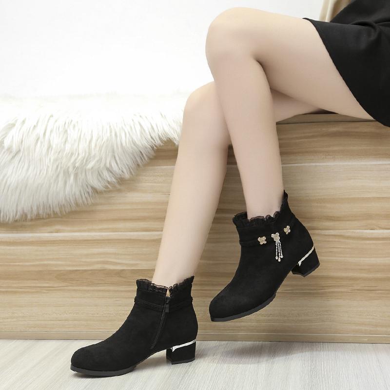 Модная женская обувь 2024 года, горячая распродажа, женские сапоги с боковой молнией, модные металлические украшения, современные сапоги для женщин, сексуальные туфли на каблуках с острым носком для женщин