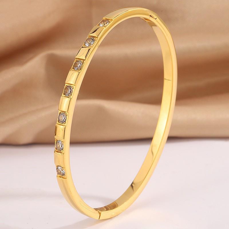 Starry Sky Full Diamond Titanium Steel Bracelet – Versatile, No-Fade Silver Women's Fashion Accessory