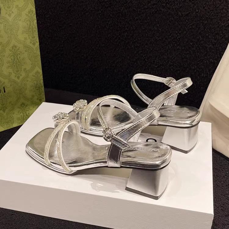 Однословные женские сандалии на толстом хрустальном каблуке 2025 новая модная бант фея стиль красивые с открытым носком простые