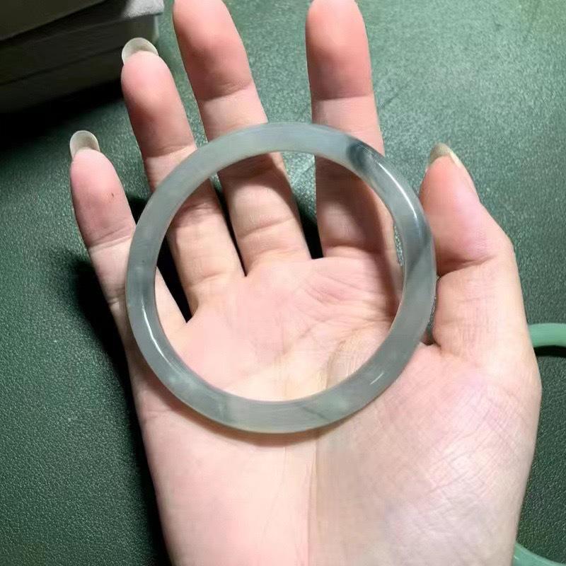 Браслет из зеленого стекла в китайском стиле с цветочным узором, вдохновленный Xiaohongshu – свежий, универсальный и сказочный