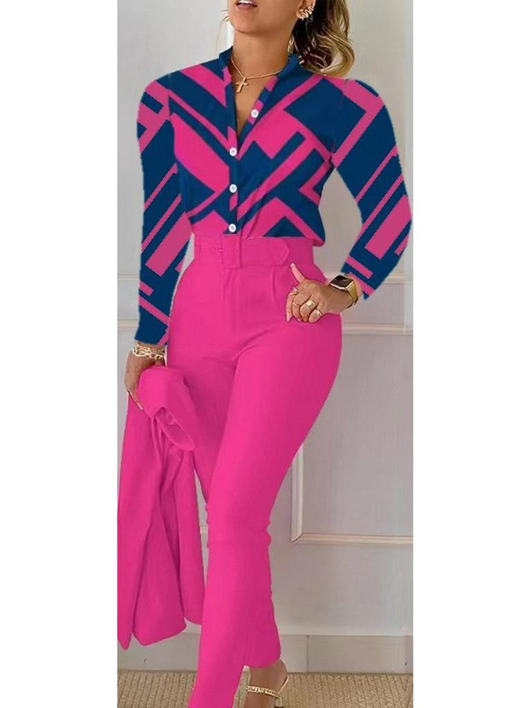 Принтованный топ с длинным рукавом и однотонный брючный костюм с поясом