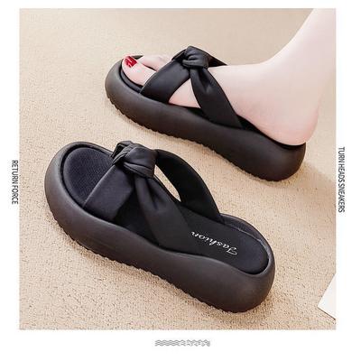 2025 новая верхняя одежда интернет-знаменитости толстая подошва мода повседневная универсальная высокая чувственность женские летние мягкие нескользящие тапочки