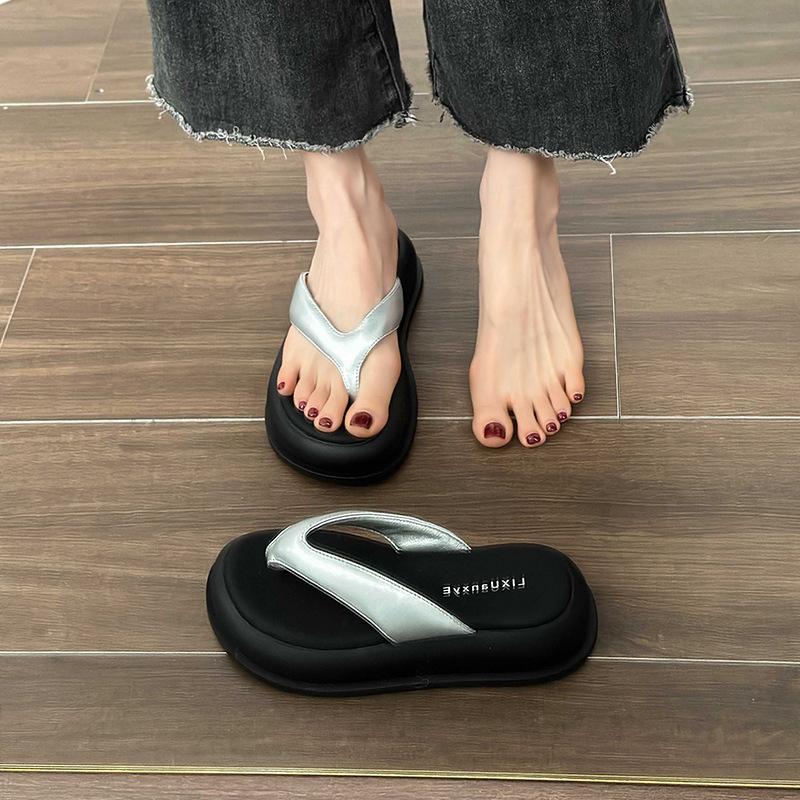 2024 New Summer Platform Outer Wear Women's Flip-flops Trendy Fashion Versatile Clip Toes Beach Shoes Women's Sandals