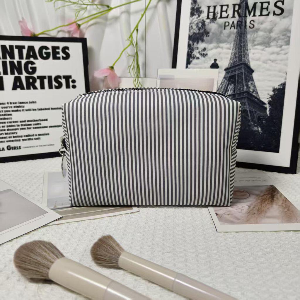 Large-Capacity Striped Makeup Bag: Indian Clutch for Convenient Travel and Outings