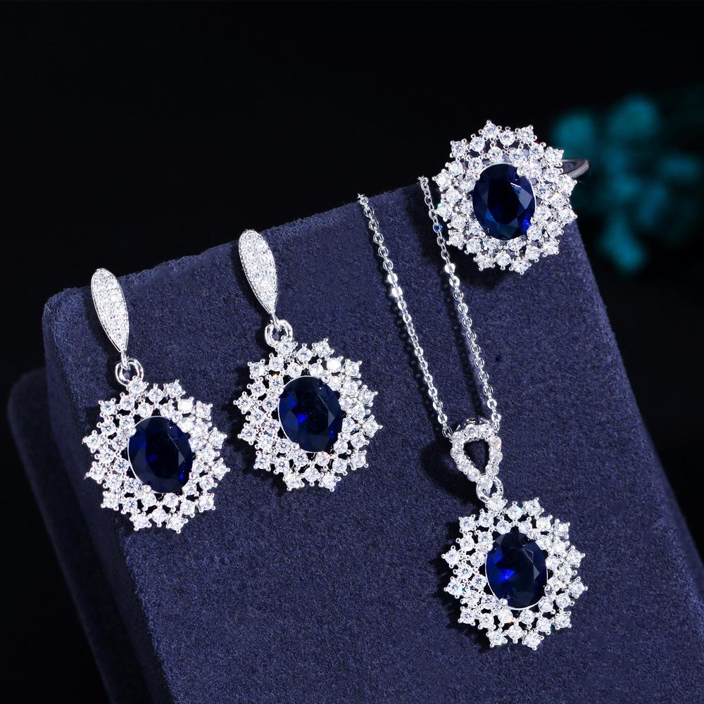 Ожерелье, Серьги, Кольцо, Цепочка из трех частей с рубином, Популярные украшения с микроцирконами.