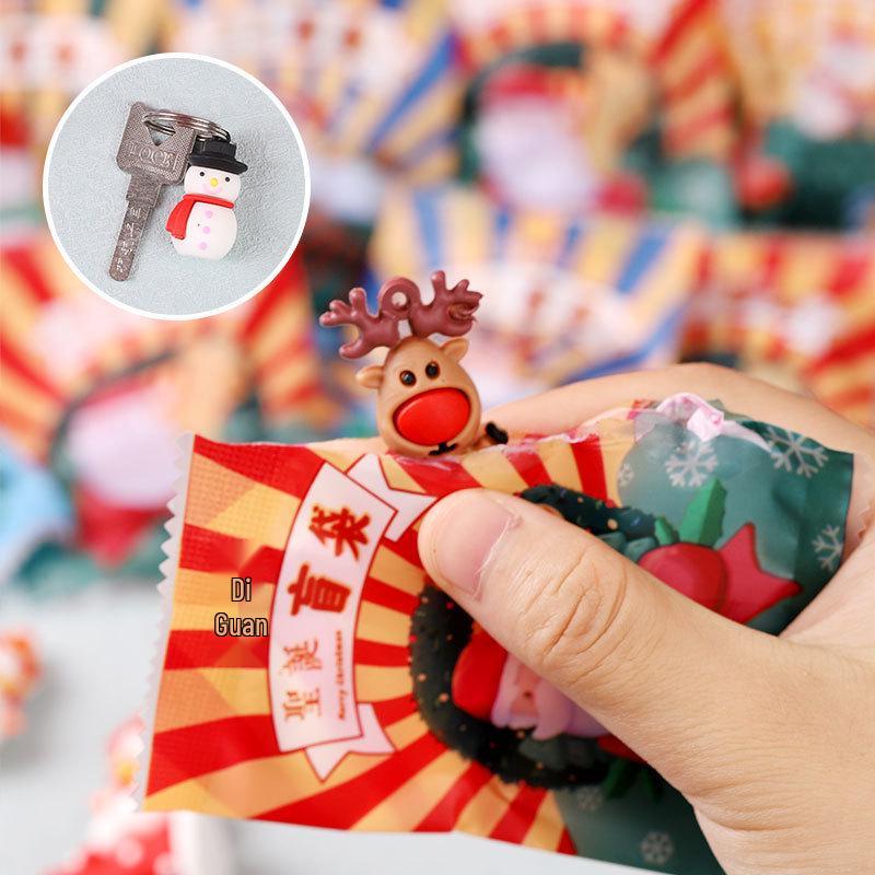Christmas Figurine Keychain: PVC Soft Rubber Ornament for Bag Decoration & Small Gift