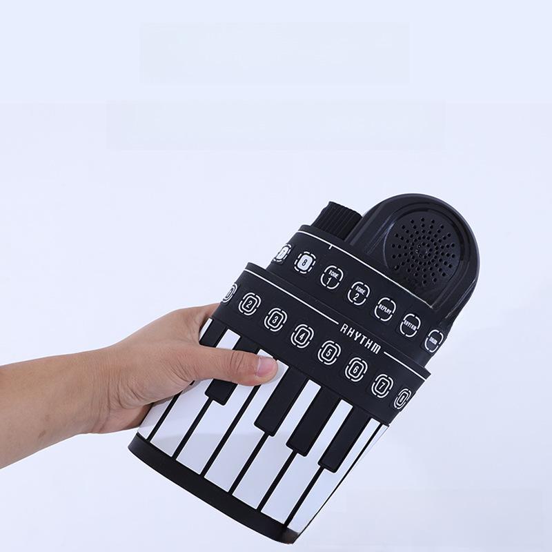 Портативное мягкое сворачивающееся пианино с 49 клавишами для детей, позволяющее им легко практиковаться и осваивать навыки игры на фортепиано.