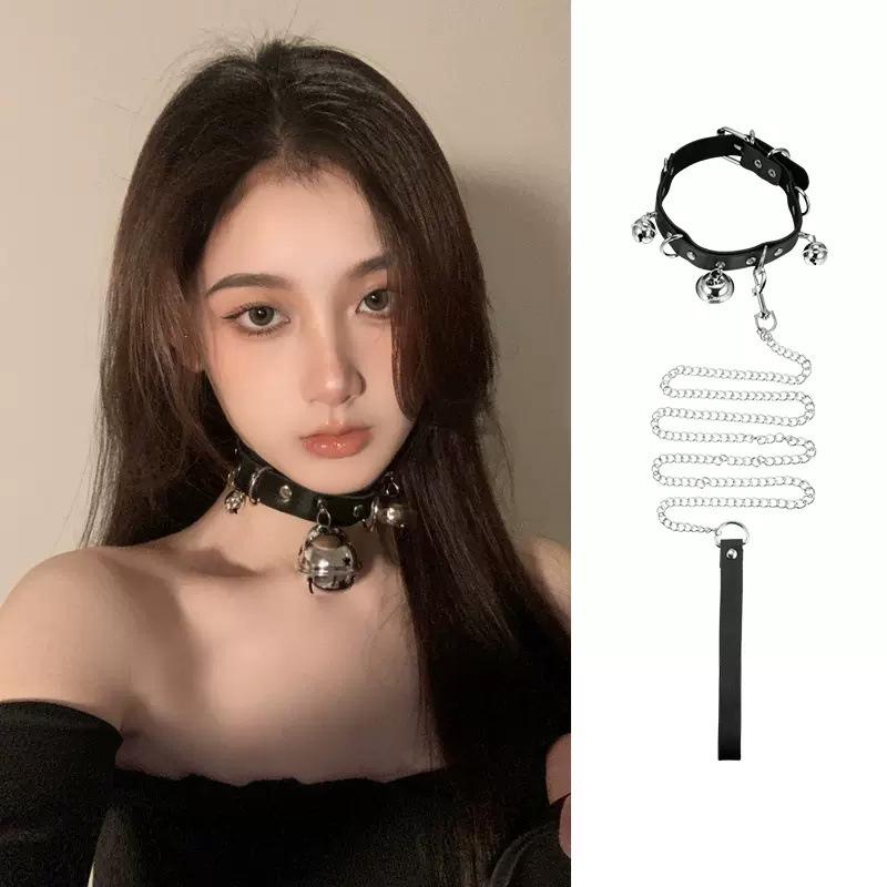 Наручники и браслеты из мягкой искусственной кожи — нежные для кожи, идеально подходят для косплея и фотореквизита.