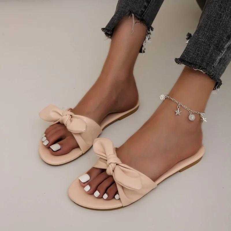 Модная обувь для женщин 2024 года, горячая распродажа, женские тапочки с открытым носком, летние однотонные повседневные пляжные тапочки на плоской подошве, удобные тапочки