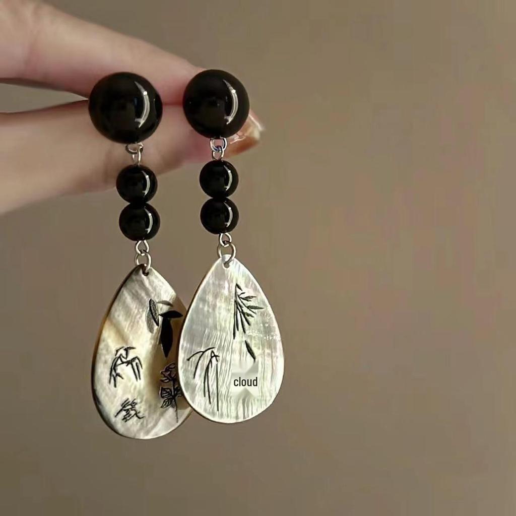 Геометрические серьги в древнем стиле: Элегантный дизайн для женских аксессуаров к ципао