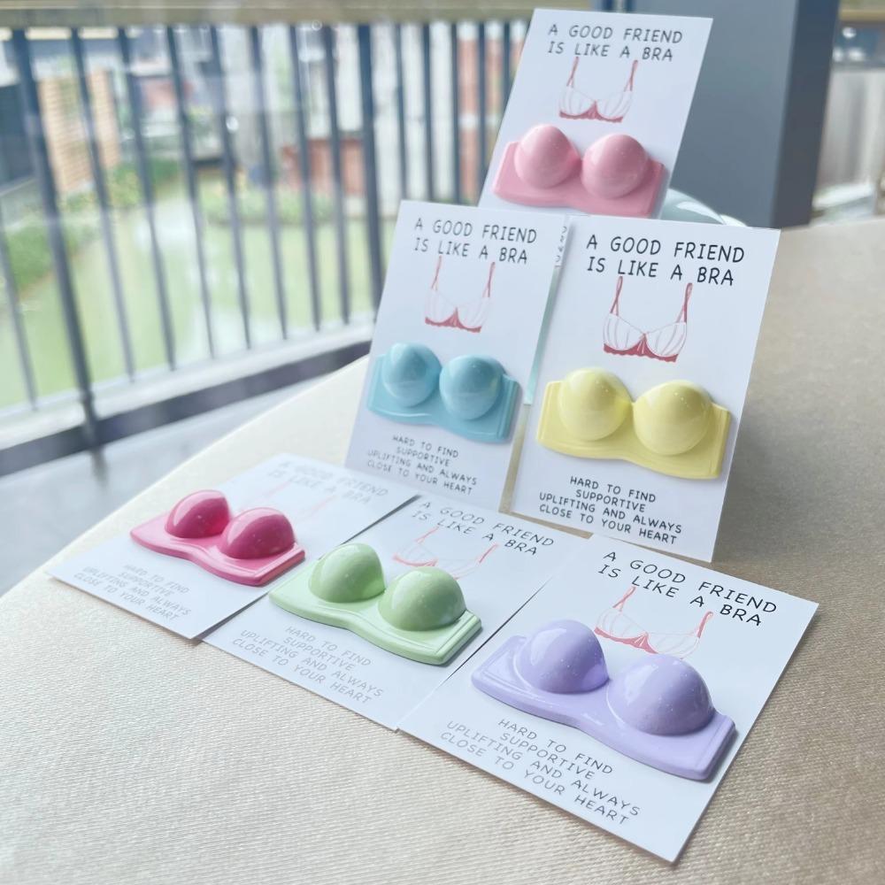 Мини-карман из смолы Hugs a Good Friend Is Like a Bra Упаковка украшена на Новый год, карнавал