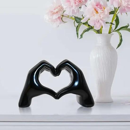 Love Heart Hand Figurine Heart-shaped Gesture Resin Statue Sculpture Home Office Wedding Party Desktop Decoration Ornament