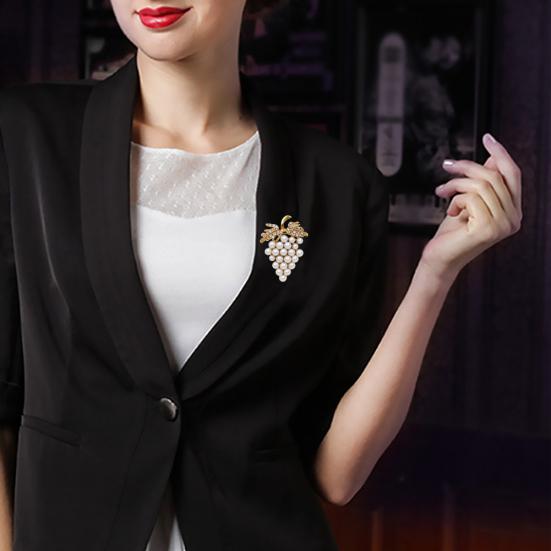 Женская брошь в форме винограда, значок на воротнике и лацкане