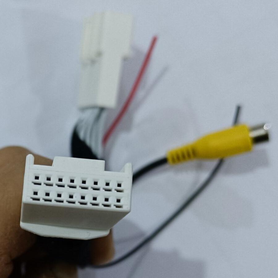 Reversing Camera Adapter Cable for Subaru, Scion, Toyota