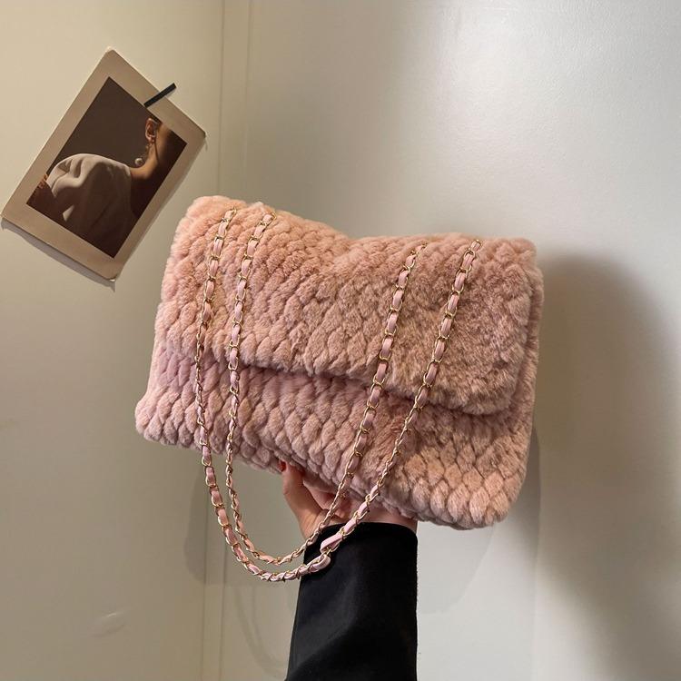 Fashion Women Shoulder Bag Furry Handbag Chain Underarm Bag Large Capacity Square Flap Messenger Bag Plush Totes ARI