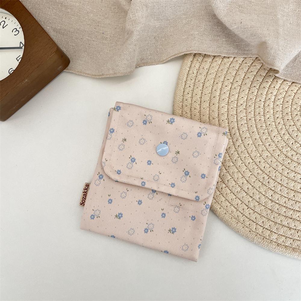 Polyester Floral Wallet With Multiuse Storage For Daily Travel And Makeup Organization